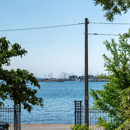 My Vintage By The 公寓 扎达尔